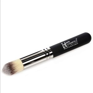 It Cosmetics Pointed Precision Complexion Brush